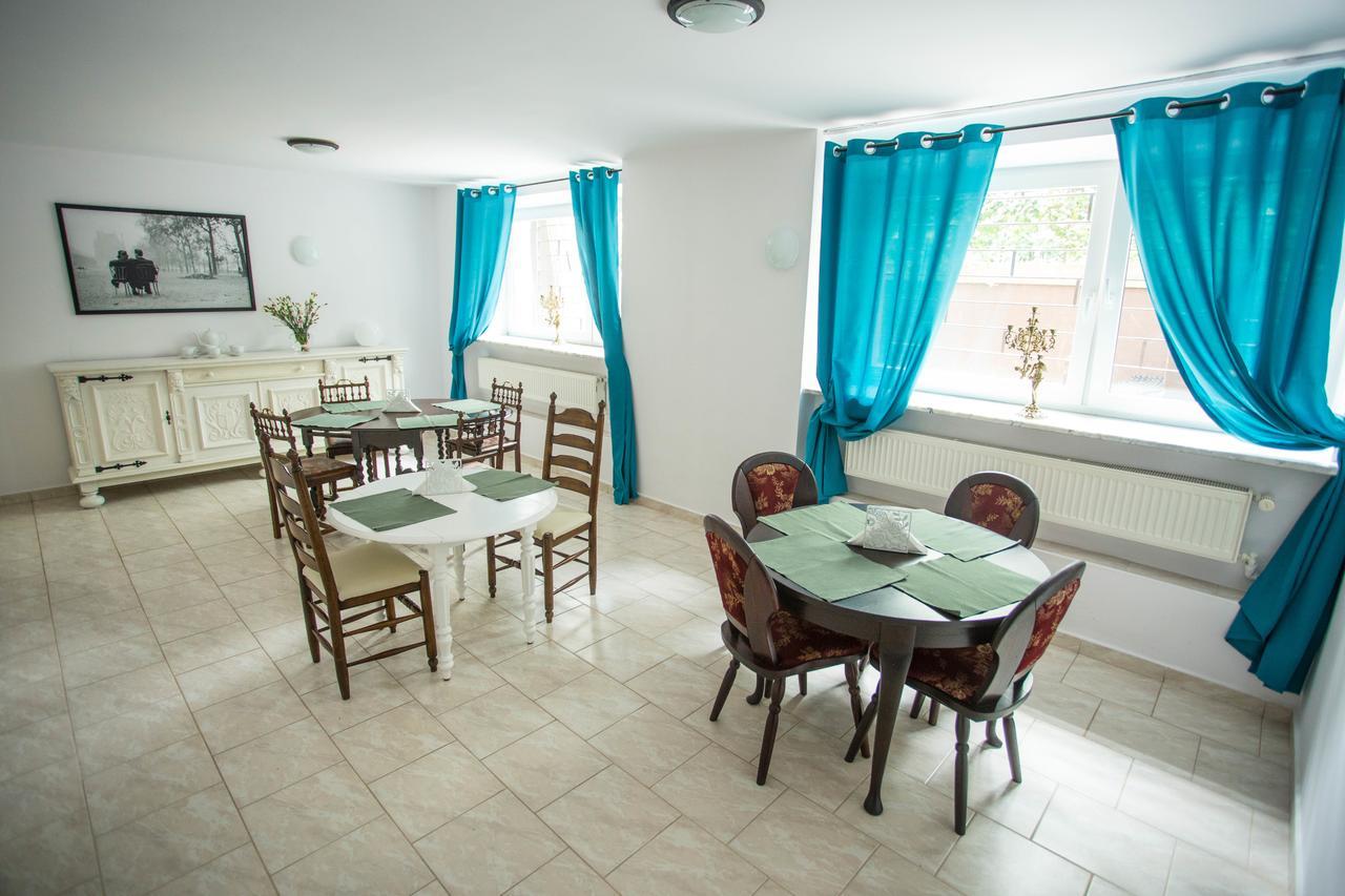 Moonriver Inn Warsawa Bagian luar foto
