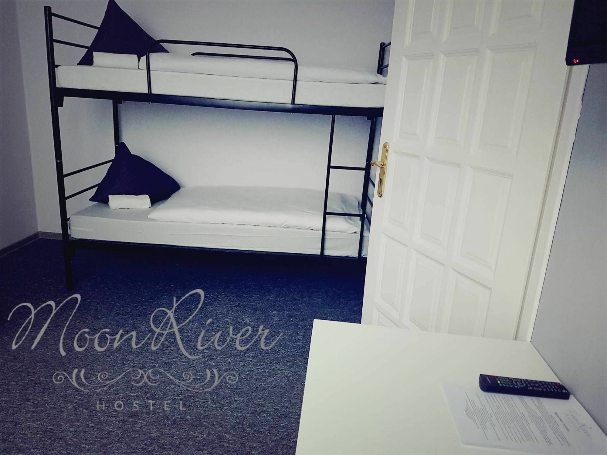 Moonriver Inn Warsawa Bagian luar foto